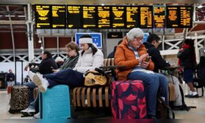 Rail travel across Britain disrupted after communications failure