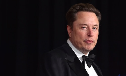 SEC accuses Elon Musk of bilking Twitter investors out of millions