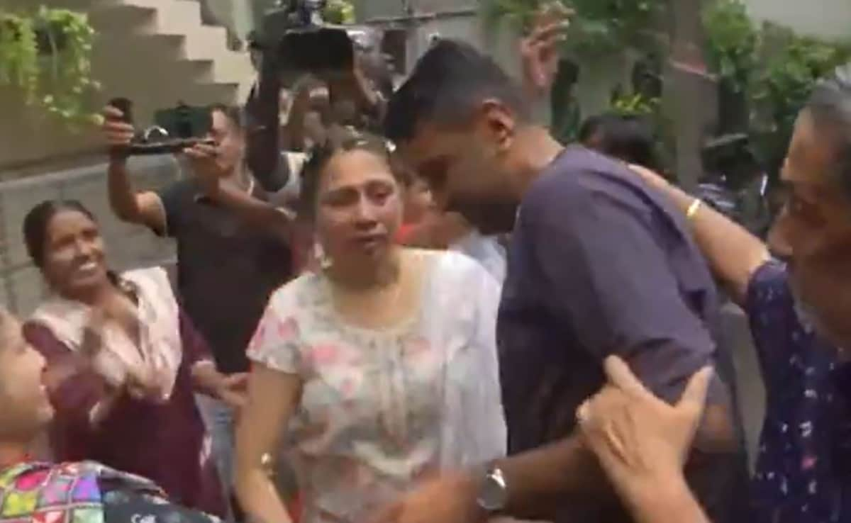 Ravichandran Ashwin’s Mother In Tears As India Star Returns Home After Shock Retirement. Video