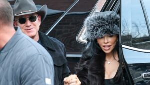 Jeff Bezos, Lauren Sanchez hit the shops while in Aspen, Colorado