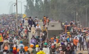 Farmers Block Roads At Many Places, Traffic Hit