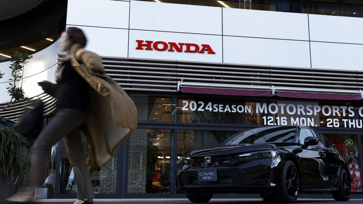 Honda, Nissan Aim to Merge in 2026 as Talks Kick Off: Reports