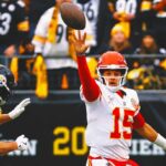 Chiefs clinch AFC’s top seed by breezing past the skidding Steelers 29-10