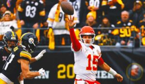 Chiefs clinch AFC’s top seed by breezing past the skidding Steelers 29-10