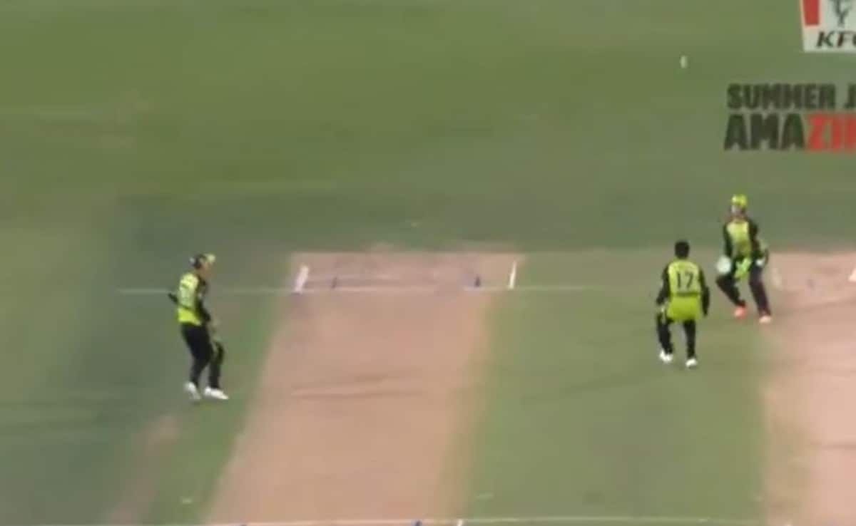 David Warner Left Fuming As Sydney Thunder Stars Recreate Hilarious ‘Pakistan Cricket’ Moment. Watch