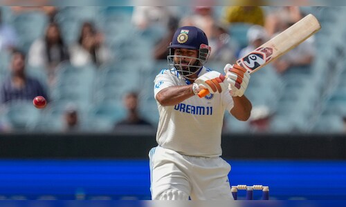 Watch: Sunil Gavaskar lambasts Rishabh Pant for playing a poor shot and losing his wicket