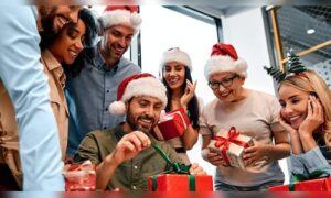 Customised mugs to bluetooth speakers, top secret Santa gifts under ₹1,000