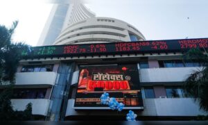 Sensex fell 1,000 points on Thursday but these stocks ended at a record high