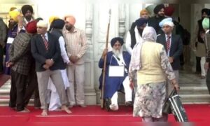 Sukhbir Singh Badal shot at in Amritsar Golden Temple