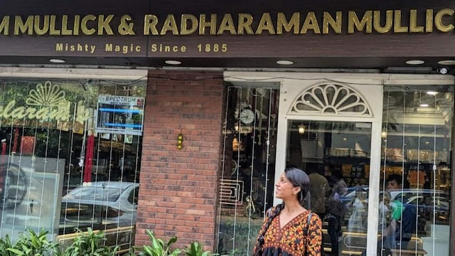 Rank 35. BR Mullick, Kolkata | Mullick's Sweets in Kolkata is a celebrated name, known for offering a rich array of Bengali sweets such as sandesh and rasgulla. The shop has been serving the city since 1850, and its sweets remain a favorite among those who appreciate authenticity and traditional flavours.