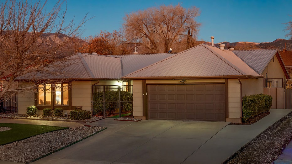 The exterior of the home featured in "Breaking Bad."