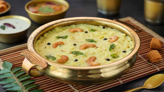 3. Ven Pongal | Ven Pongal is a savoury counterpart, prepared with rice, moong dal, coconut, cashews, and ghee. This dishe is infused with traditional southern spices, offering a perfect balance of flavours. (Image: Shutterstock)