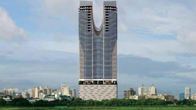 Lokhandwala Minerva | Height: 301 metres | Floors: 78 | The Lokhandwala Minerva, finished in 2023, is India's second-tallest residential tower and one of Mumbai's most recent architectural wonders. The tower is situated in Mahalaxmi and has stunning views of the Arabian Sea and the well-known Mahalaxmi Racecourse. It provides residents with a variety of luxury amenities, such as multiple swimming pools, a fitness centre, a spa, and a sky deck.