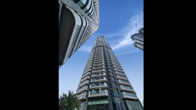 Omkar 1973 Tower A | Height: 267 meters | Floors: 73 | Another notable building is the Omkar 1973 Tower A, which stands at 267 meters (876 feet) and was finished in 2021. Located in Worli, this building boasts luxurious living areas, panoramic views, and high-end amenities. It is a component of the Omkar 1973 complex and was designed by the renowned architects Foster + Partners.