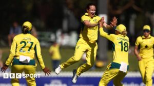 Women’s Ashes 2025: England collapse as Australia take 4-0 lead