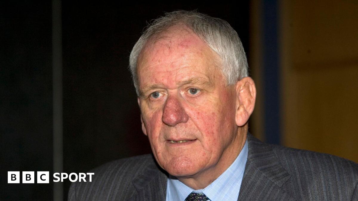 Peter Brown: Former Scotland rugby captain dies aged 83