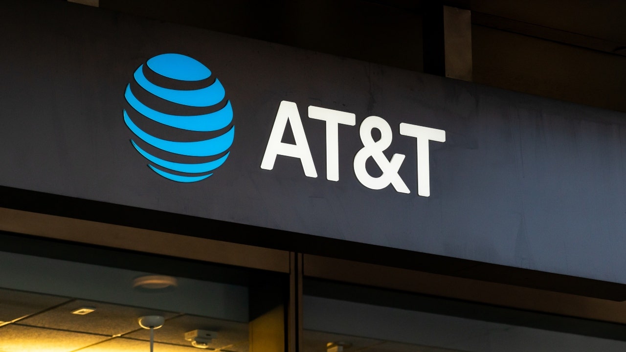 AT&T to offer customers bill credits for network outages