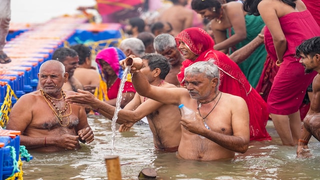 Mahakumbh 2025 LIVE Updates: Akharas begin 'Amrit Snan' on Makar Sakranti, security heightened