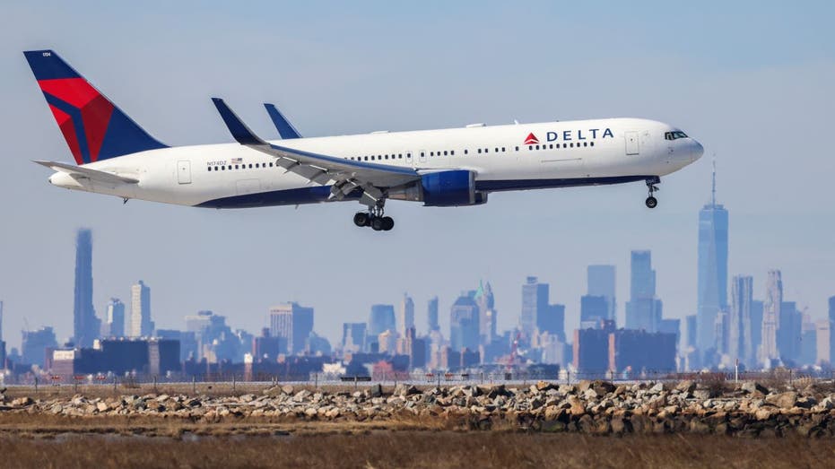 Plane landing in NYC