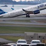 Cops called on JetBlue passenger after he opened emergency door