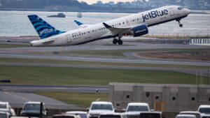 Cops called on JetBlue passenger after he opened emergency door