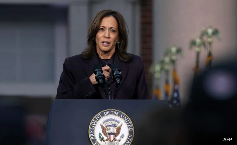 JD Vance Caught Laughing As Kamala Harris Fumbles On Stage During Pledge