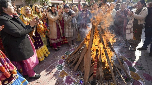 Amritsar | Amritsar is the epitome of Lohri celebrations. As the festival approaches, the city transforms into a vibrant spectacle, filled with energy and enthusiasm. Bonfires illuminate the night sky, while the rhythmic beats of the dhol and the aroma of roasted peanuts and sesame seeds create a festive atmosphere. The iconic Golden Temple in the city is a must-visit during Lohri.