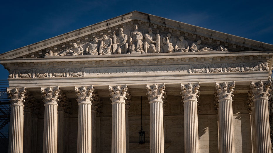 SCOTUS building in DC