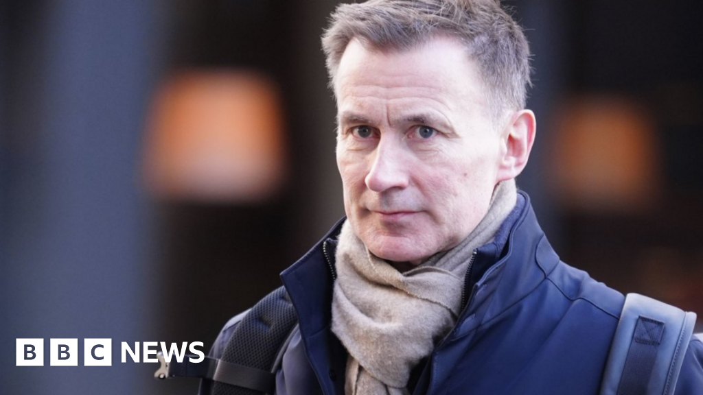 Jeremy Hunt apologises to Letby victims’ families