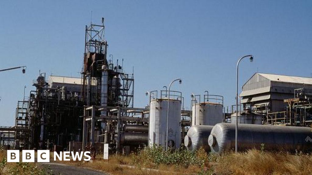 Toxic waste removed from Union carbide factory after 40 years