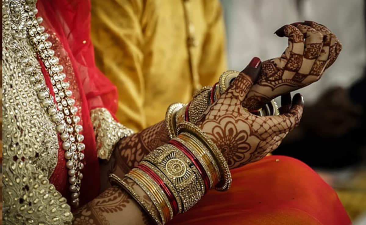 UP Bride Takes Bathroom Break Mid-Wedding, Runs Away With Cash, Jewellery