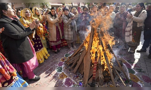 Lohri 2025: Best wishes, messages and quotes to share with family and friends