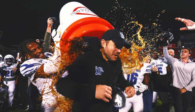 College football bowl season postgame baths: Most and least tasty showers