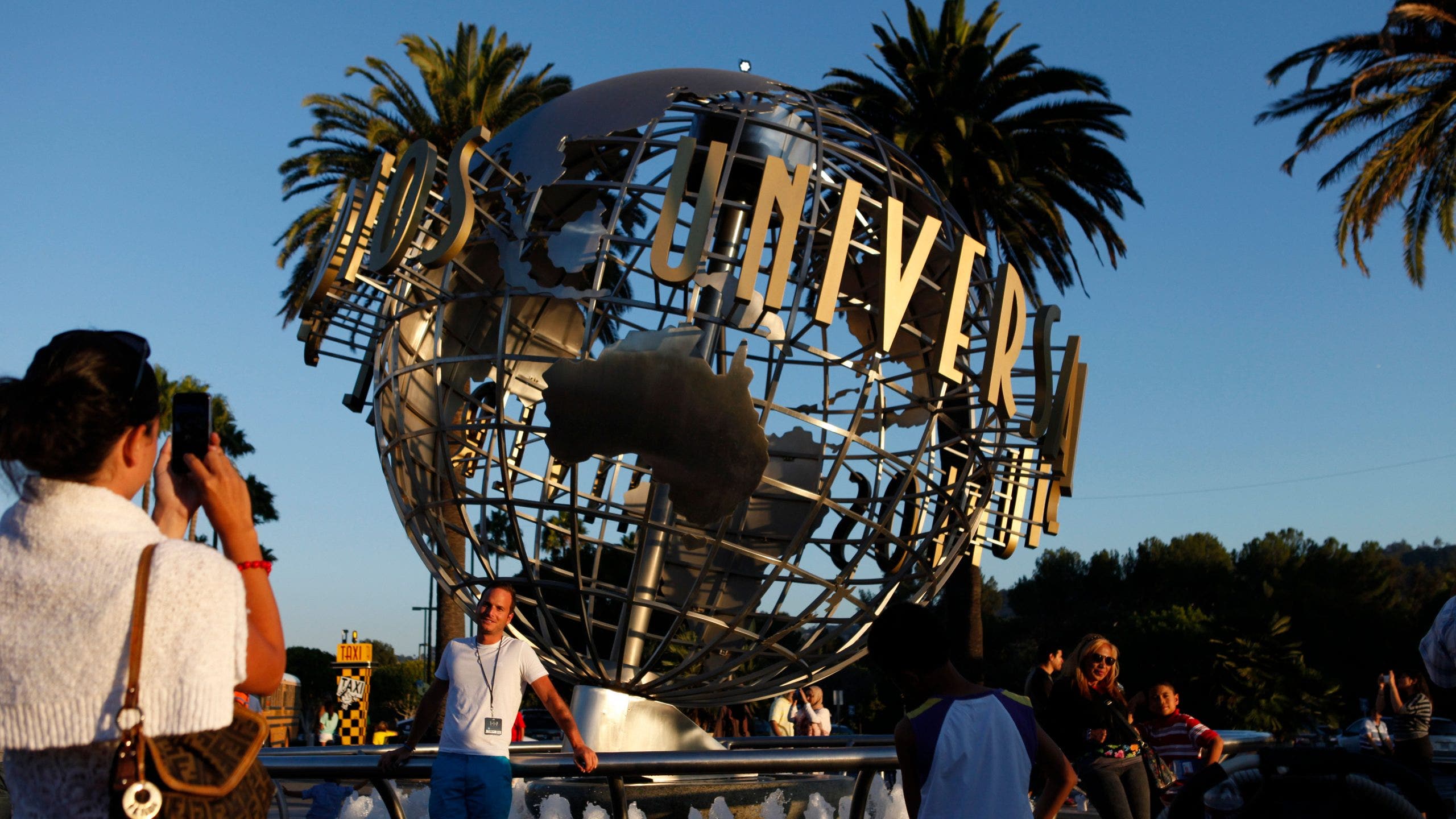 Universal Studios Hollywood closes due to California wildfires