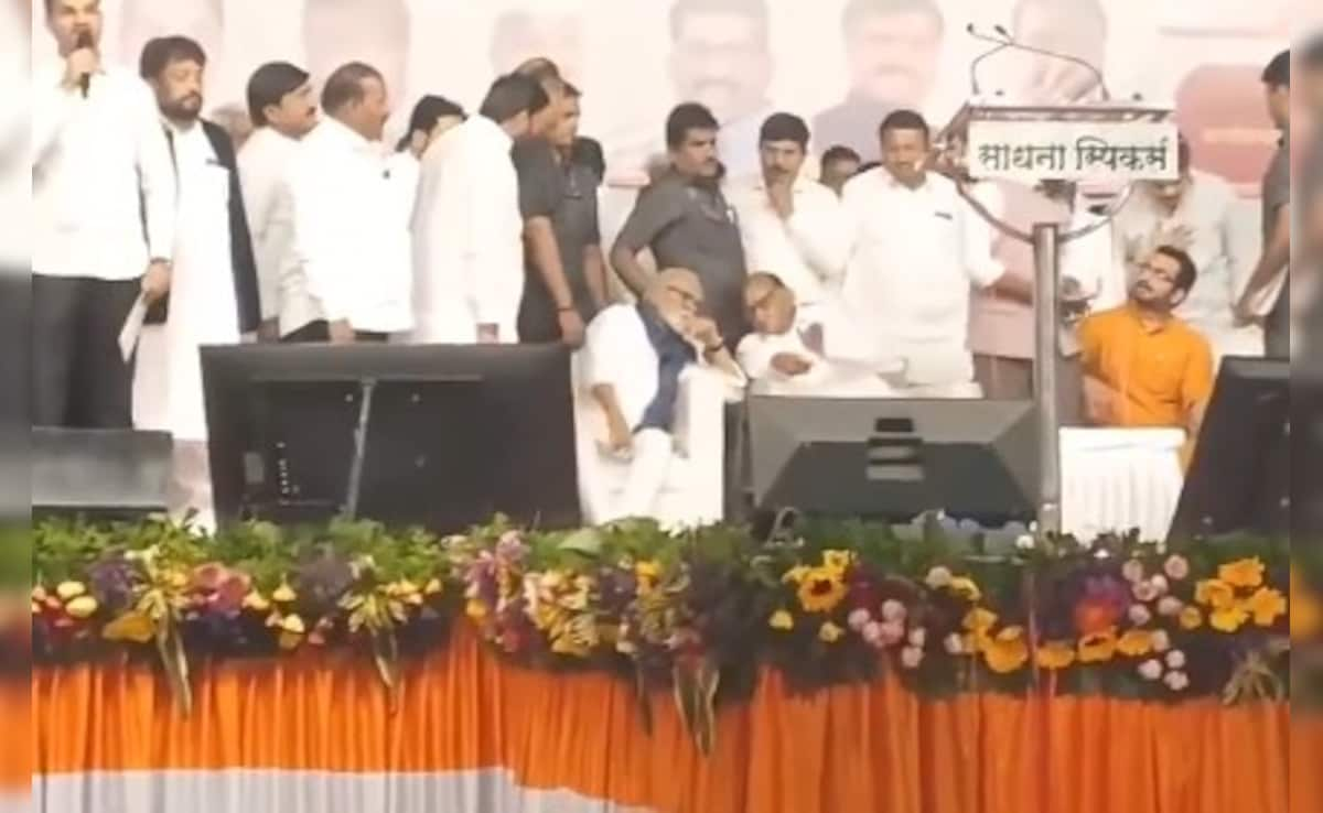 Sharad Pawar, Chhagan Bhujbal Share Stage